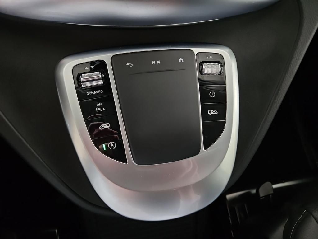 Fahrzeugabbildung Mercedes-Benz V 300 EAV/E 8 Sitze AHK DISTRONIC elektr.ST STHZ