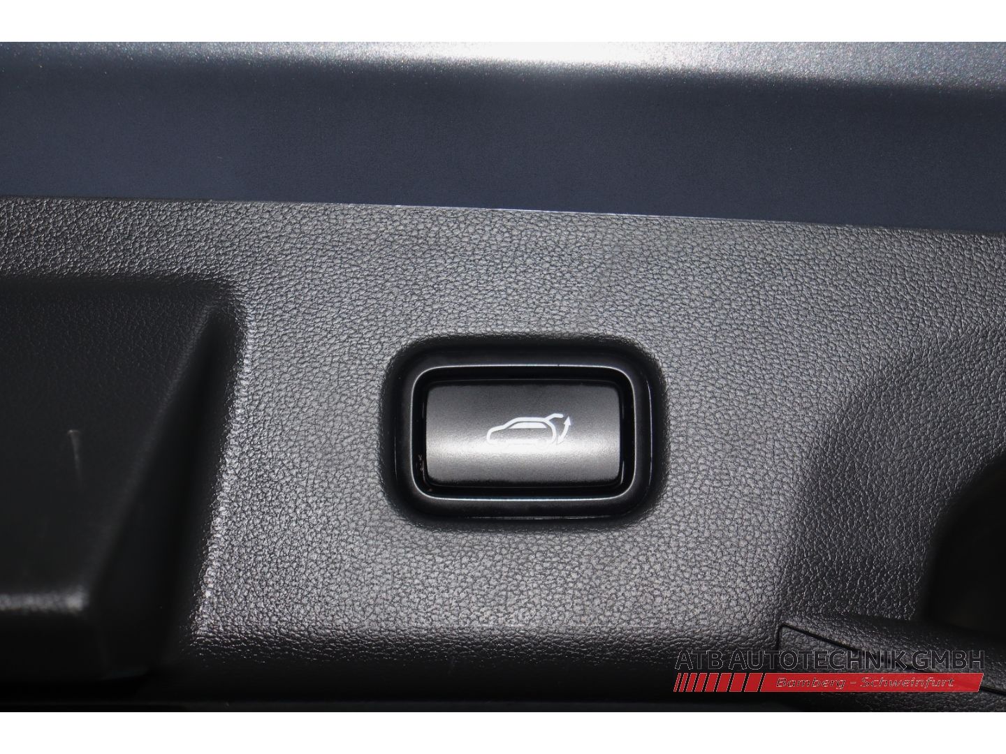 Fahrzeugabbildung Hyundai Tucson Prime PHEV 1.6 T-GDi 265PS 6-AT 4WD 97,7%