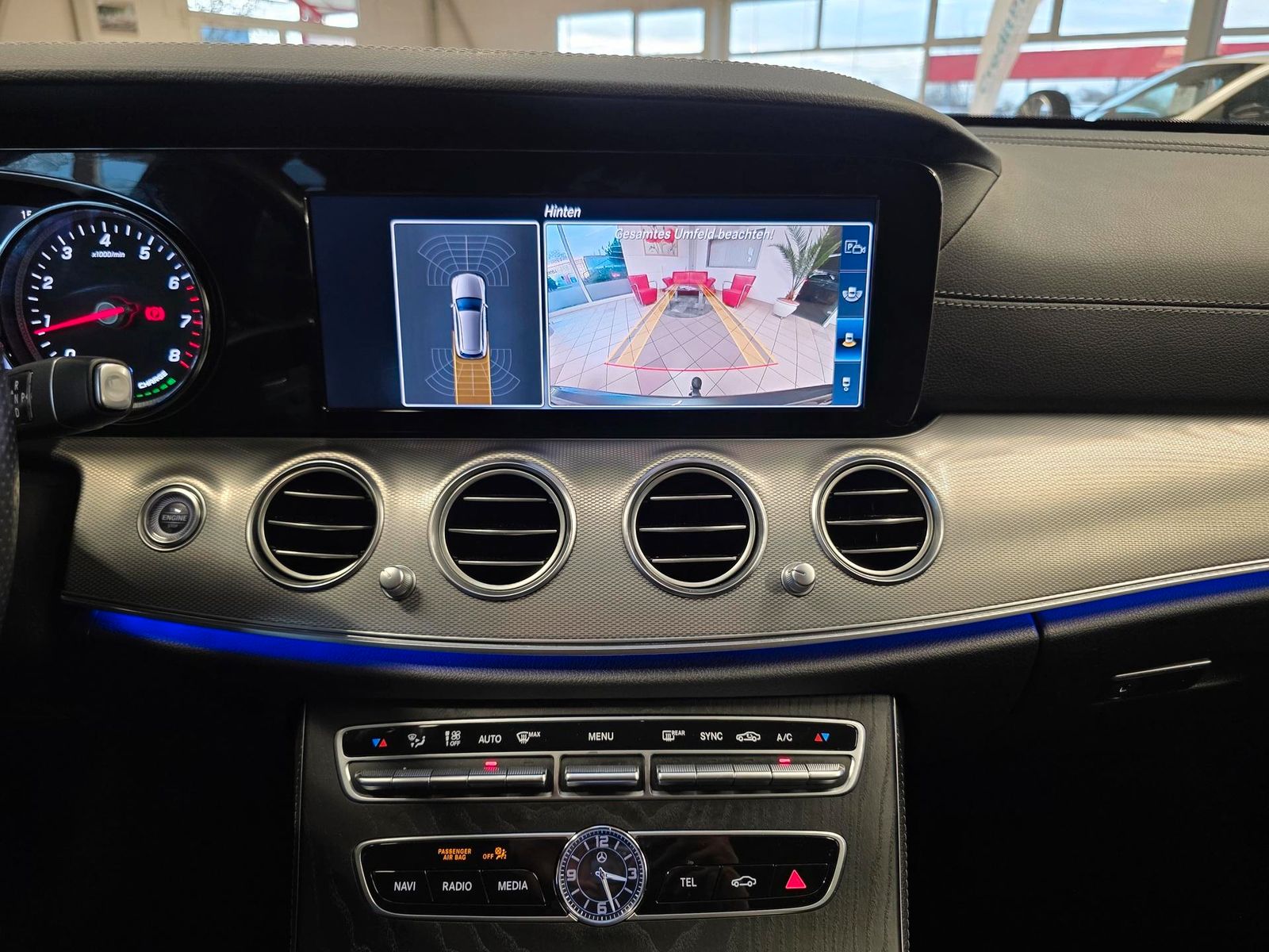 Fahrzeugabbildung Mercedes-Benz E 300 T Automatik AMG Line/20"Alu/Ahk