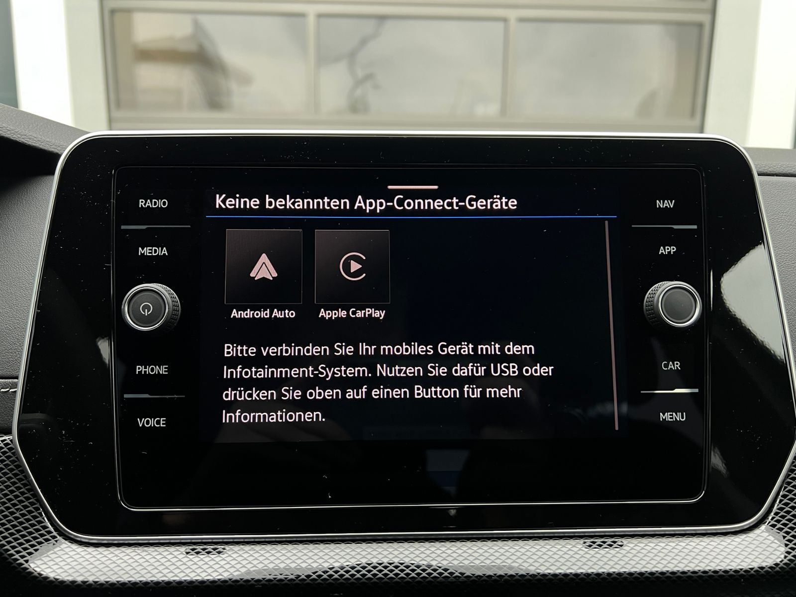 Fahrzeugabbildung Volkswagen T-Cross R-Line 1.5 TSI DSG *AHK, IQ.LIGHT, ACC,