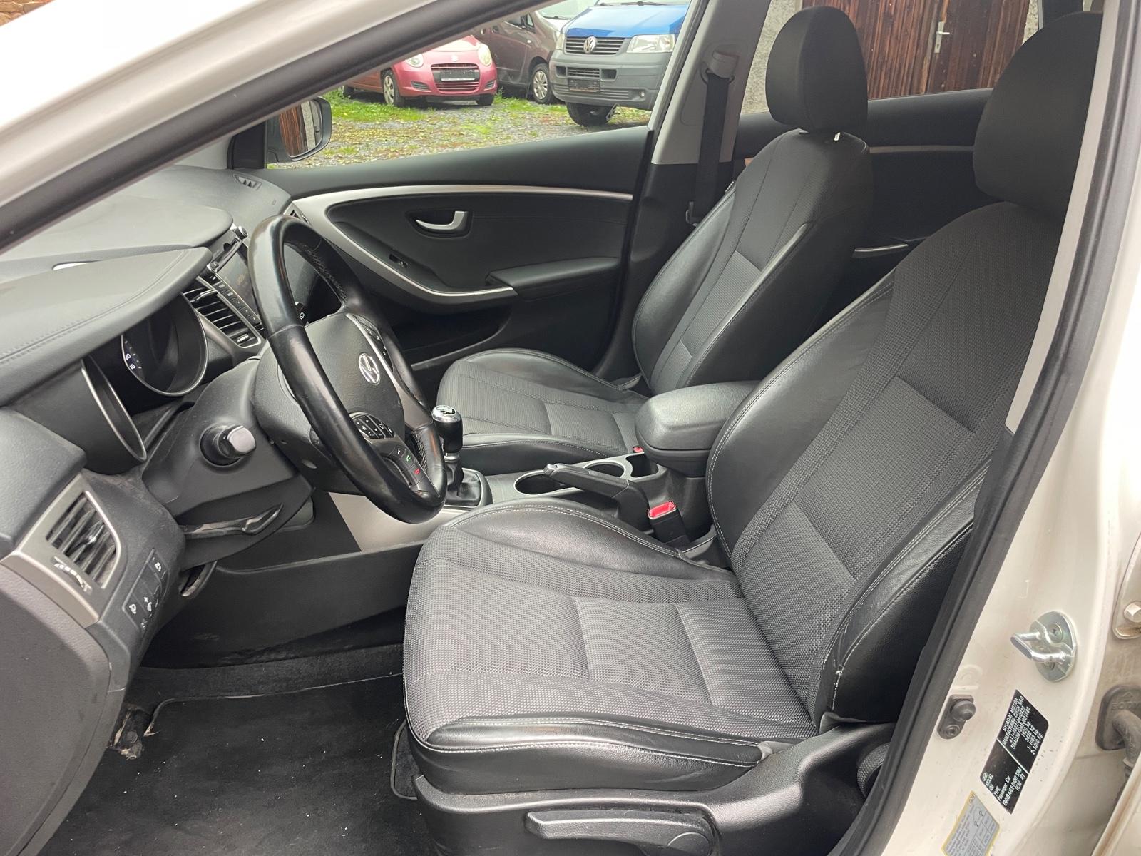Hyundai i30 2015 — photo 7