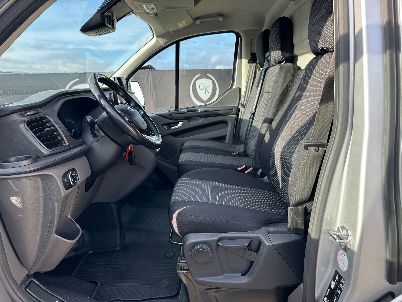 Fahrzeugabbildung Ford Transit Custom Kasten 300 Autom./Navi/Kamera/AHK