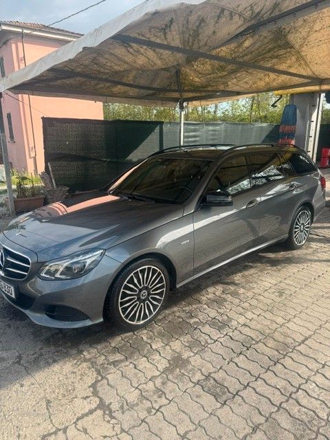 Image of Mercedes-Benz E 220