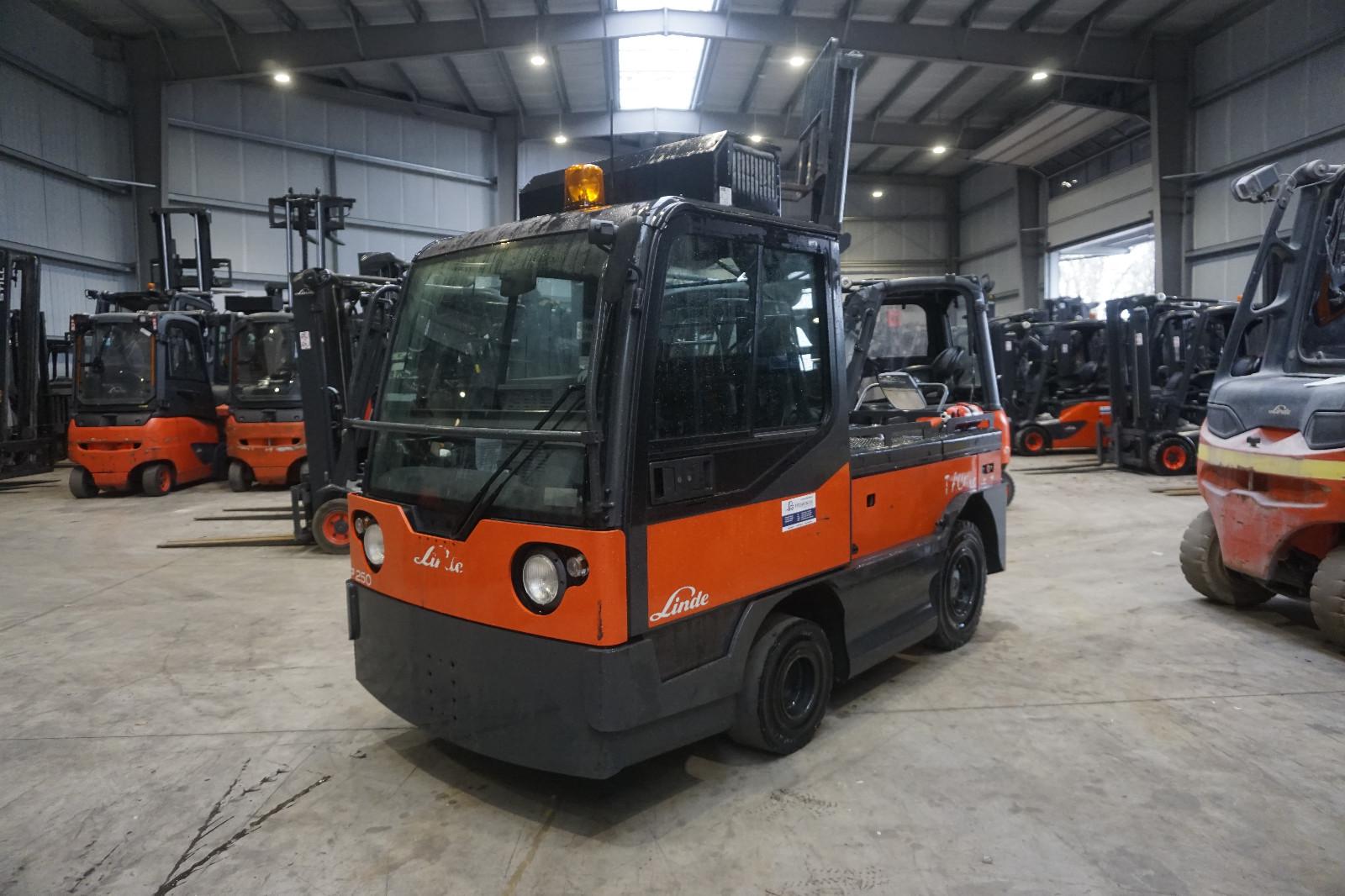 Linde P 250 Schlepper - Nur 4.433 Stunden