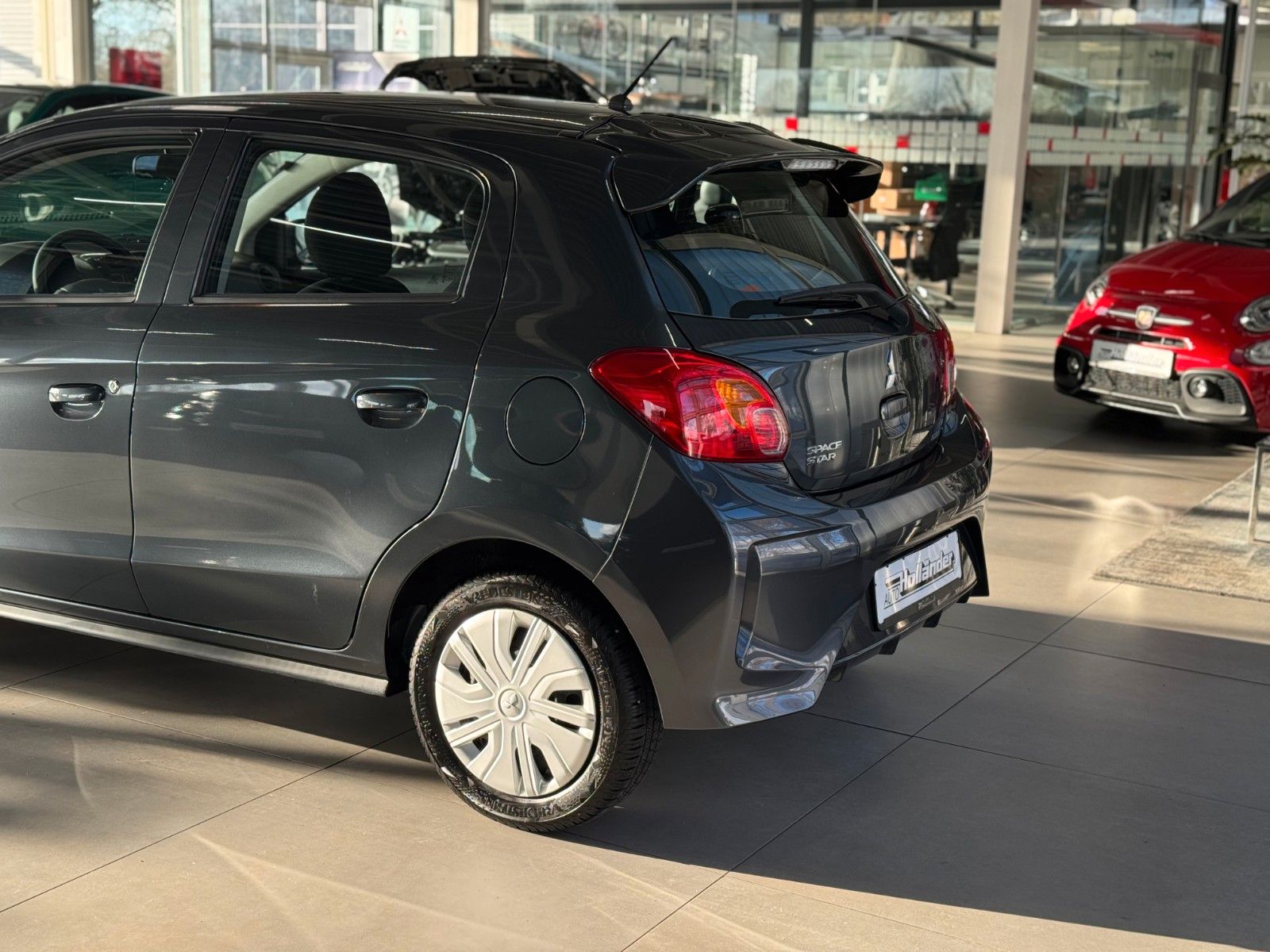 Fahrzeugabbildung Mitsubishi Space Star 1.2 Select "Klima Allwetterreifen"
