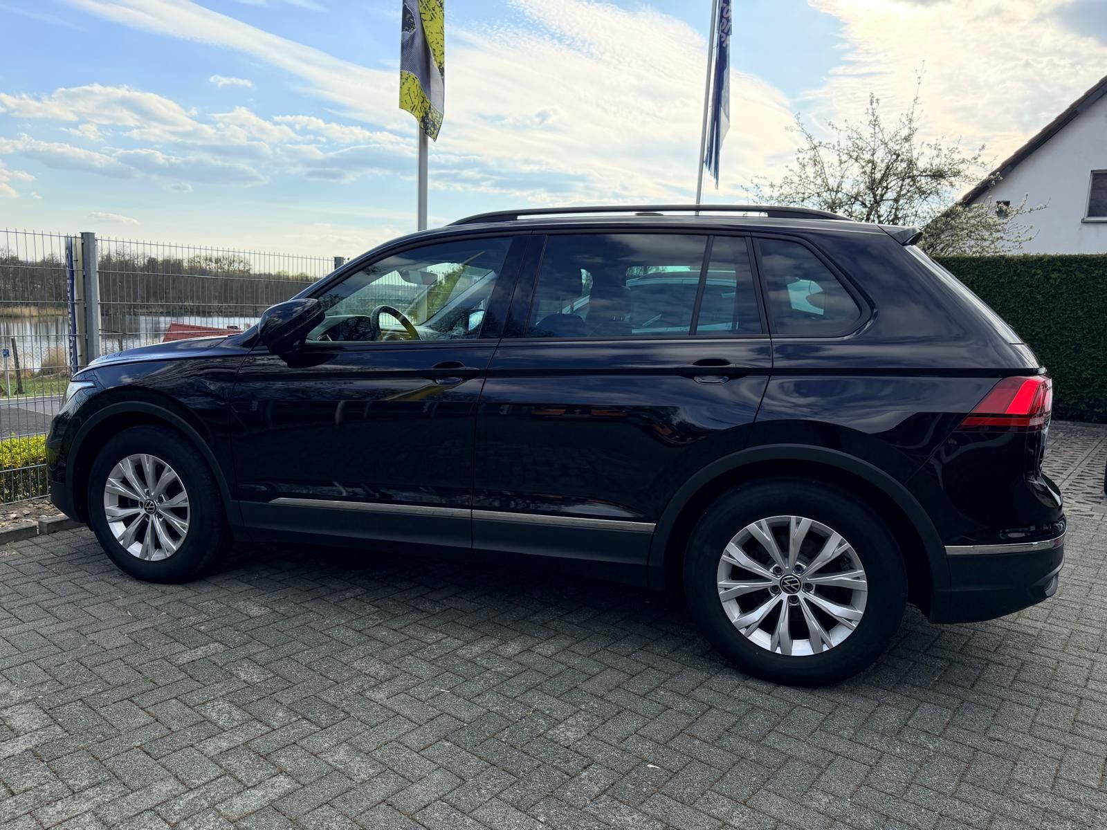 Volkswagen Tiguan 1.5 TSI  NAV LED ACC AppConnect Garantie foto 14