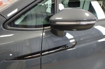 Volkswagen Touran 2.0 DSG R-Line 7-Sitze AHK Kamera