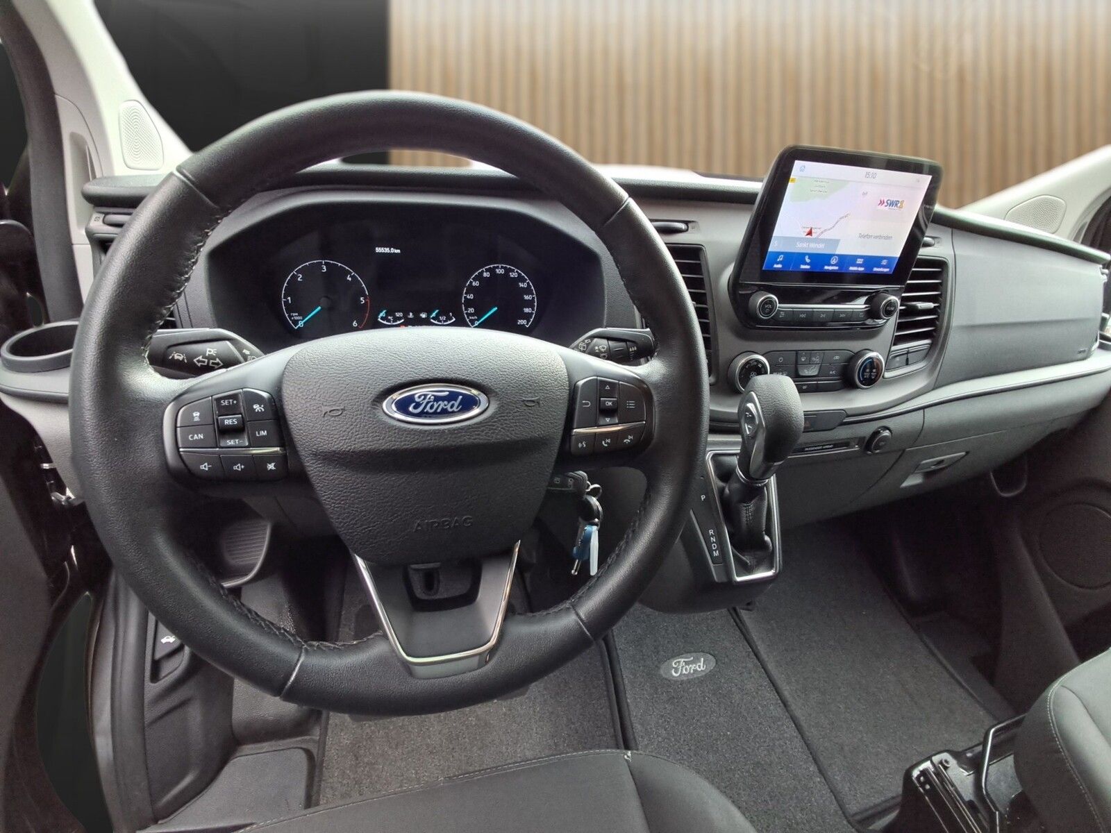 Fahrzeugabbildung Ford Nugget . Küche,AHK,RK