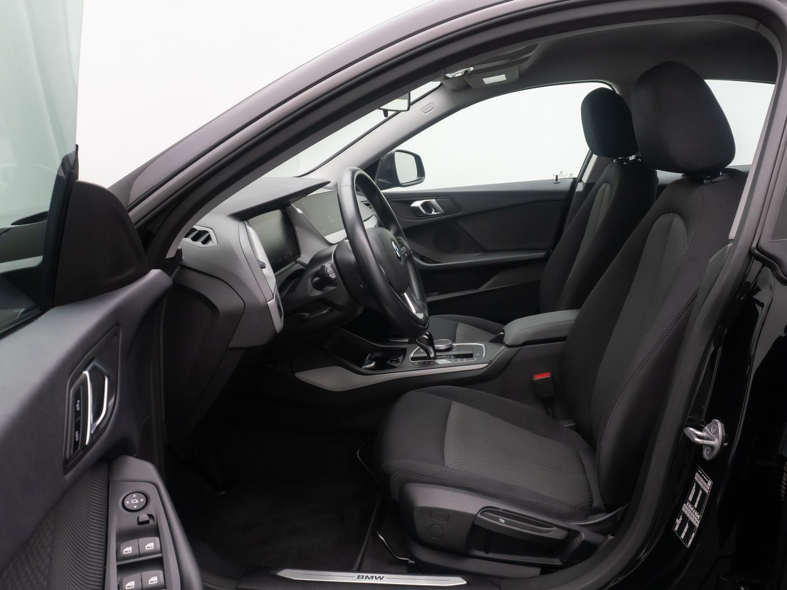 Fahrzeugabbildung BMW 218i Gran Coup&eacute; DAB GeschwindigReg PDC CockpitPr