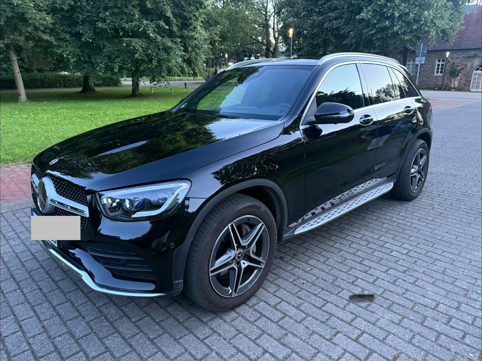 MERCEDES-BENZ GLC 400 AMG Paket Pano Burmester 360  Airmatic