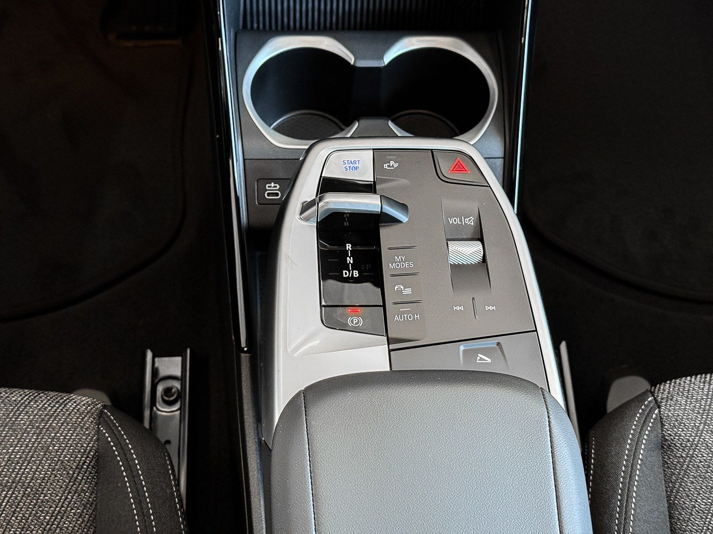 BMW iX2 - Bild 10