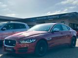 Jaguar XE Portfolio Aut. Leder 1. Hand Voll - Jaguar XE in Duisburg