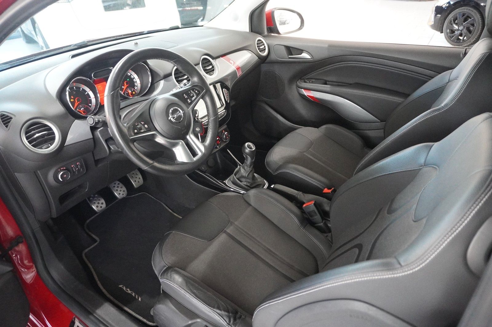 Fahrzeugabbildung Opel Adam S 1.4T SPORT NAVI/LED/SHZ/TEMP./OPC/PDC/USB