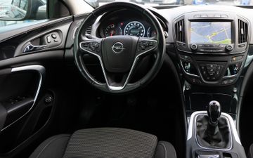 Fahrzeugabbildung Opel Insignia A 1.6 SPORTS TOURER NAVI|TOUCH|KAMERA