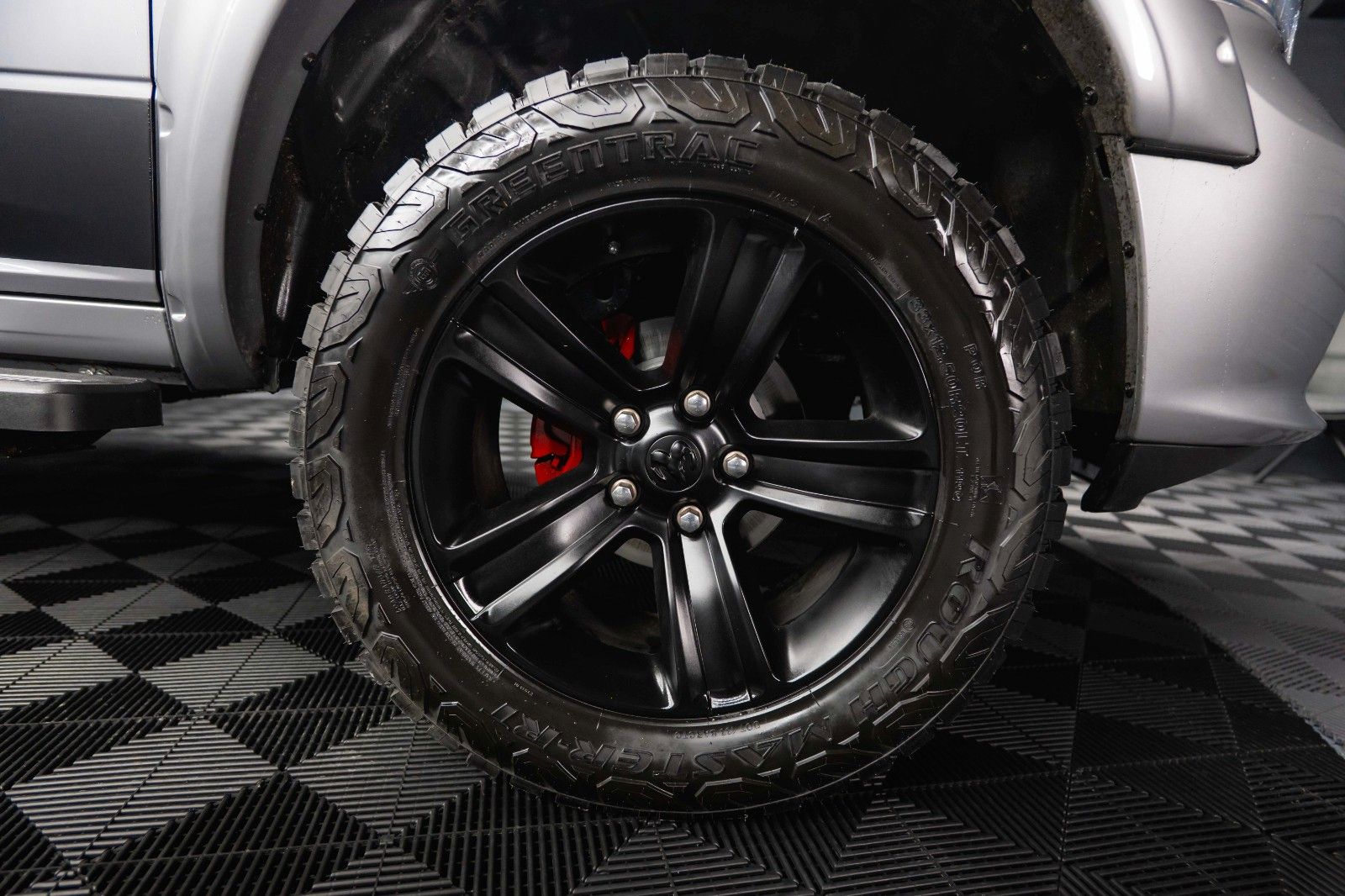 Fahrzeugabbildung Dodge RAM 5.7 V8 HEMI 4x4 OFFROAD Night LONGBED *19%*