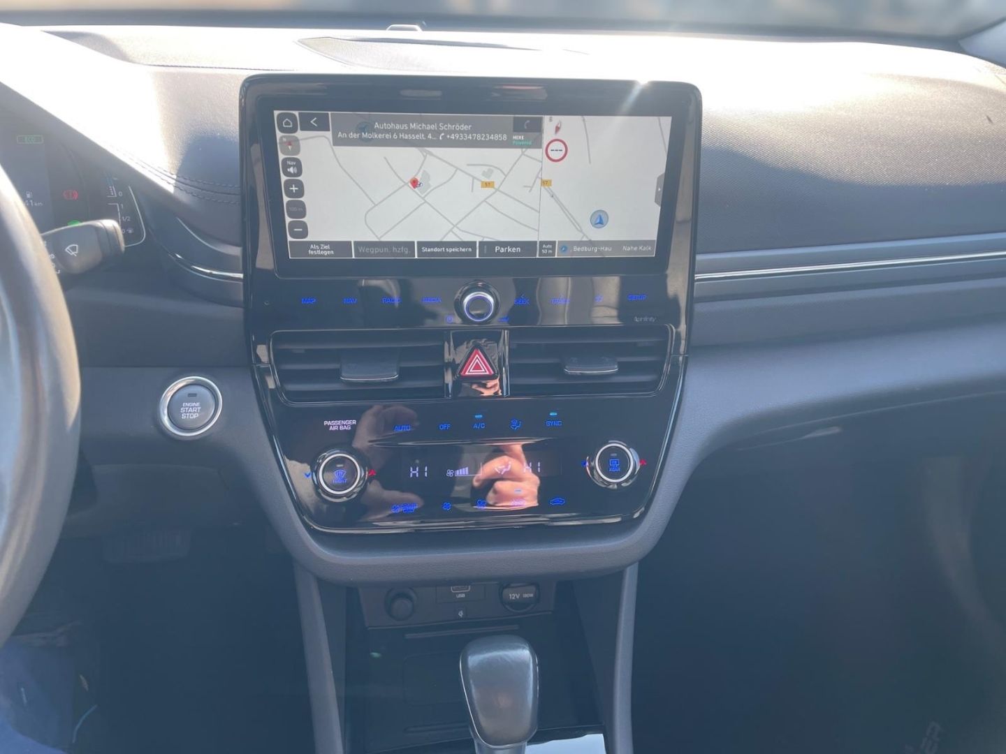 Fahrzeugabbildung Hyundai IONIQ 1.6 Plug-In Hybrid PREMIUM Navi Kamera Sit