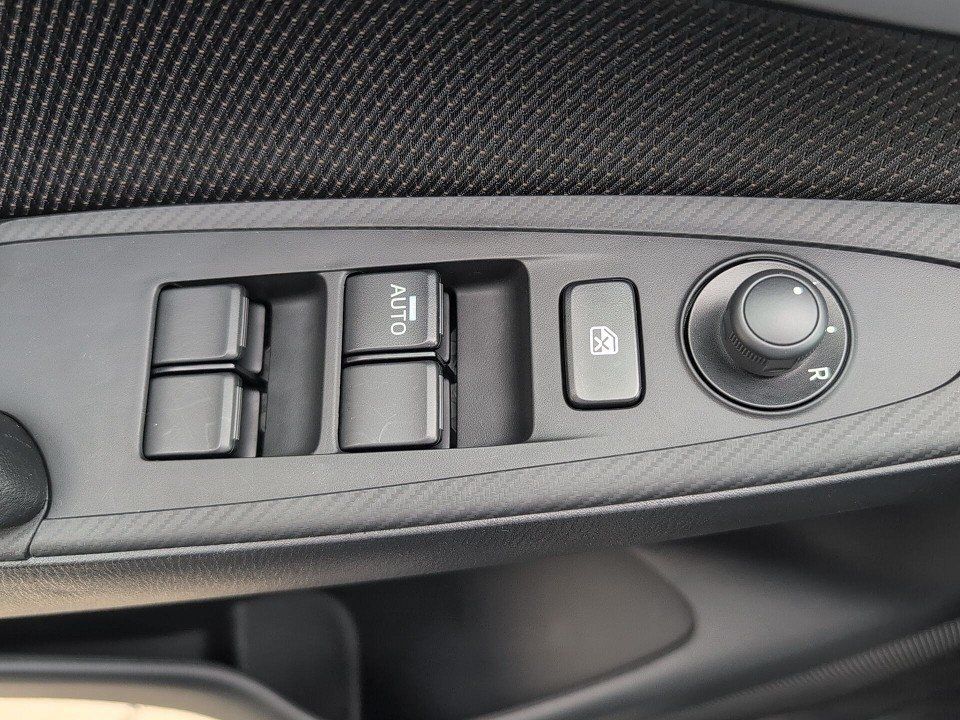 Fahrzeugabbildung Mazda 2 SKY-G 90 KIZOKU RENTNERFZG NEUWERTIG CARPLAY++