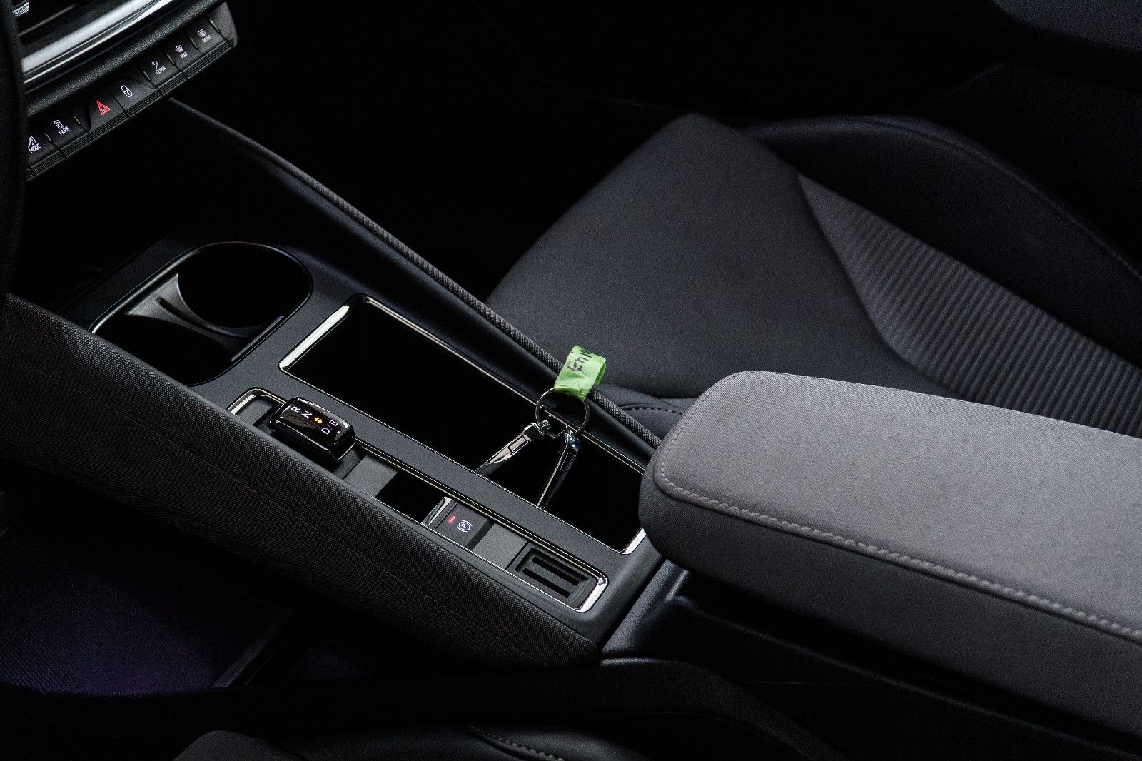 Fahrzeugabbildung SKODA Enyaq 60 Loft MATRIX-LED+RFK+NAVI+KEYLESS+SZH