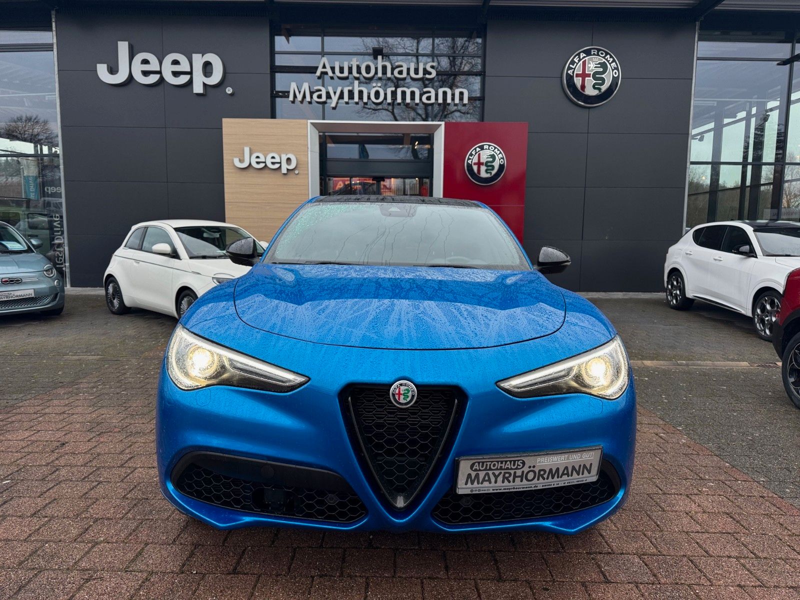 Fahrzeugabbildung Alfa Romeo Stelvio Veloce 280 PS AT8 Memory Navi Glasdach