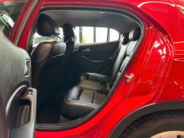 Mercedes-Benz GLA 200 *ACC*PDC*NAVI*TOTWINKEL*KLIMA*LED*