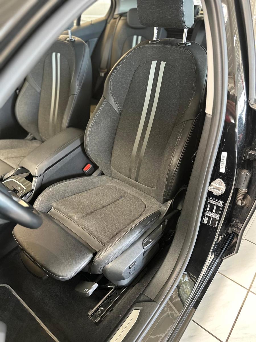 BMW 118i 1 Limousine Navi HeadUp Sport Line 8fach