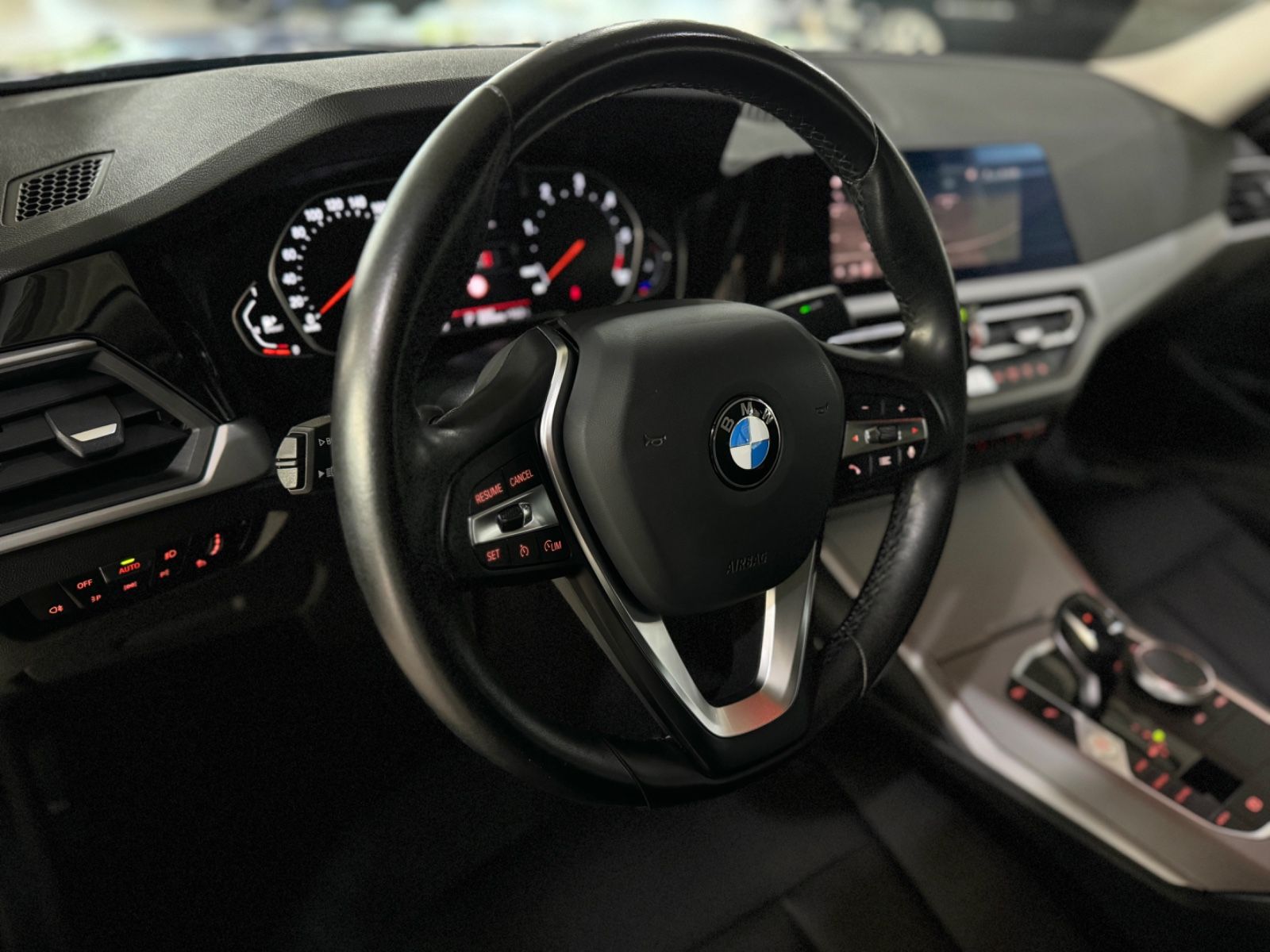 Fahrzeugabbildung BMW 320d xD Kamera DAB CockPit+ Geschwindigkeitsreg.