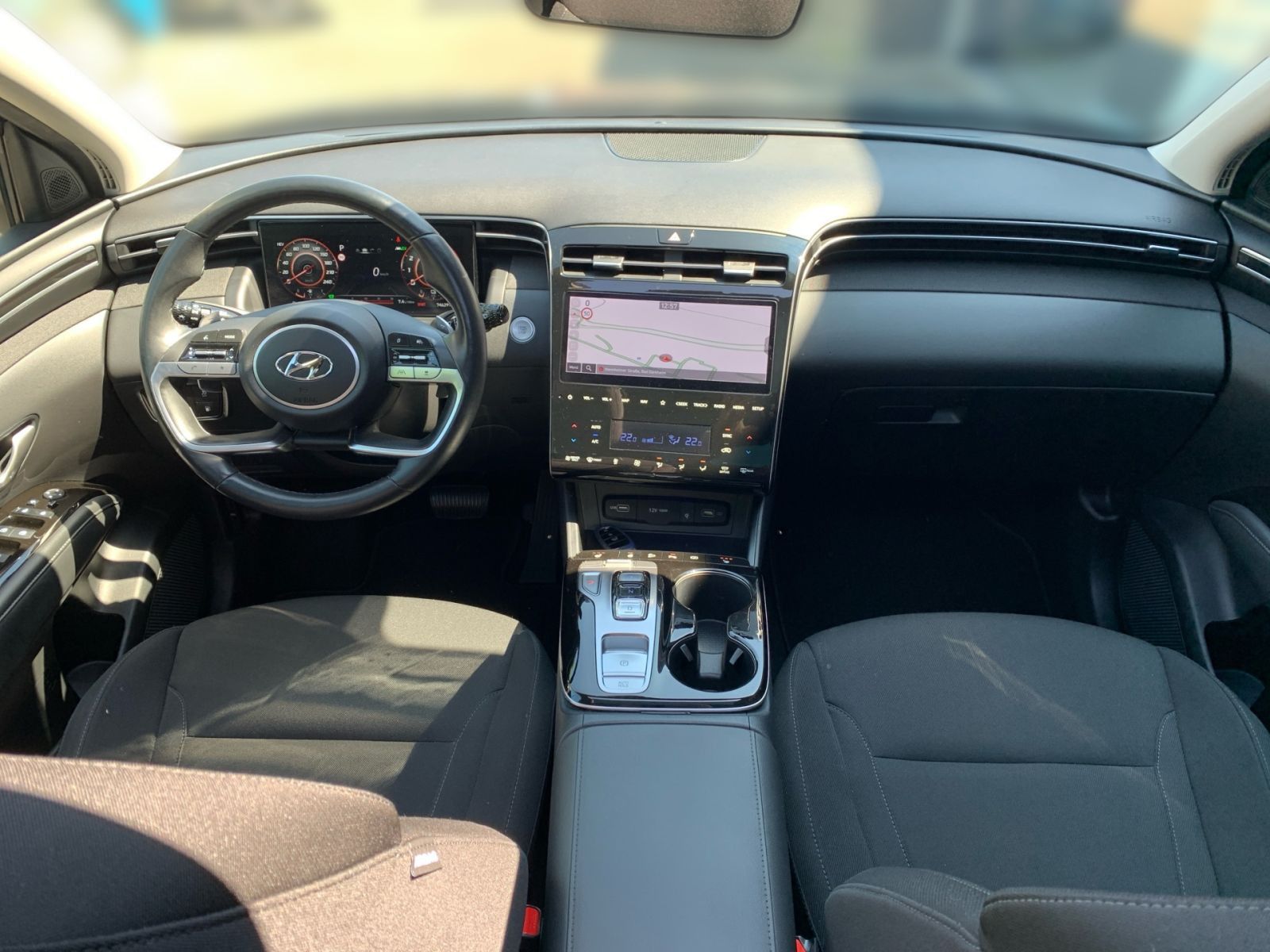 Fahrzeugabbildung Hyundai TUCSON 1.6 T-GDI Trend Plug-In Hybrid 4WD AHk