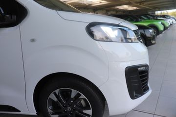 Fotografie des Opel Zafira Life E 75-kWh M Tourer