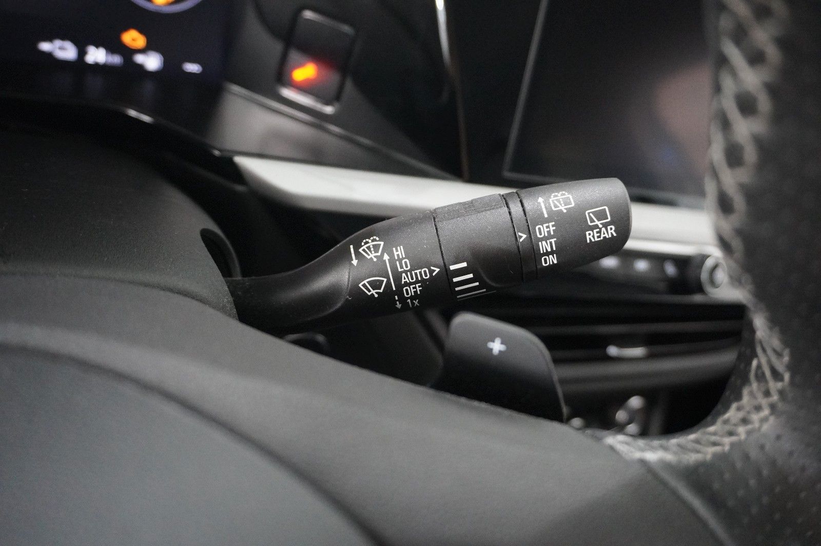 Fahrzeugabbildung Opel Grandland (X) 1.6T GSe HYBRID 4X4 NAVI/LED/SPORT
