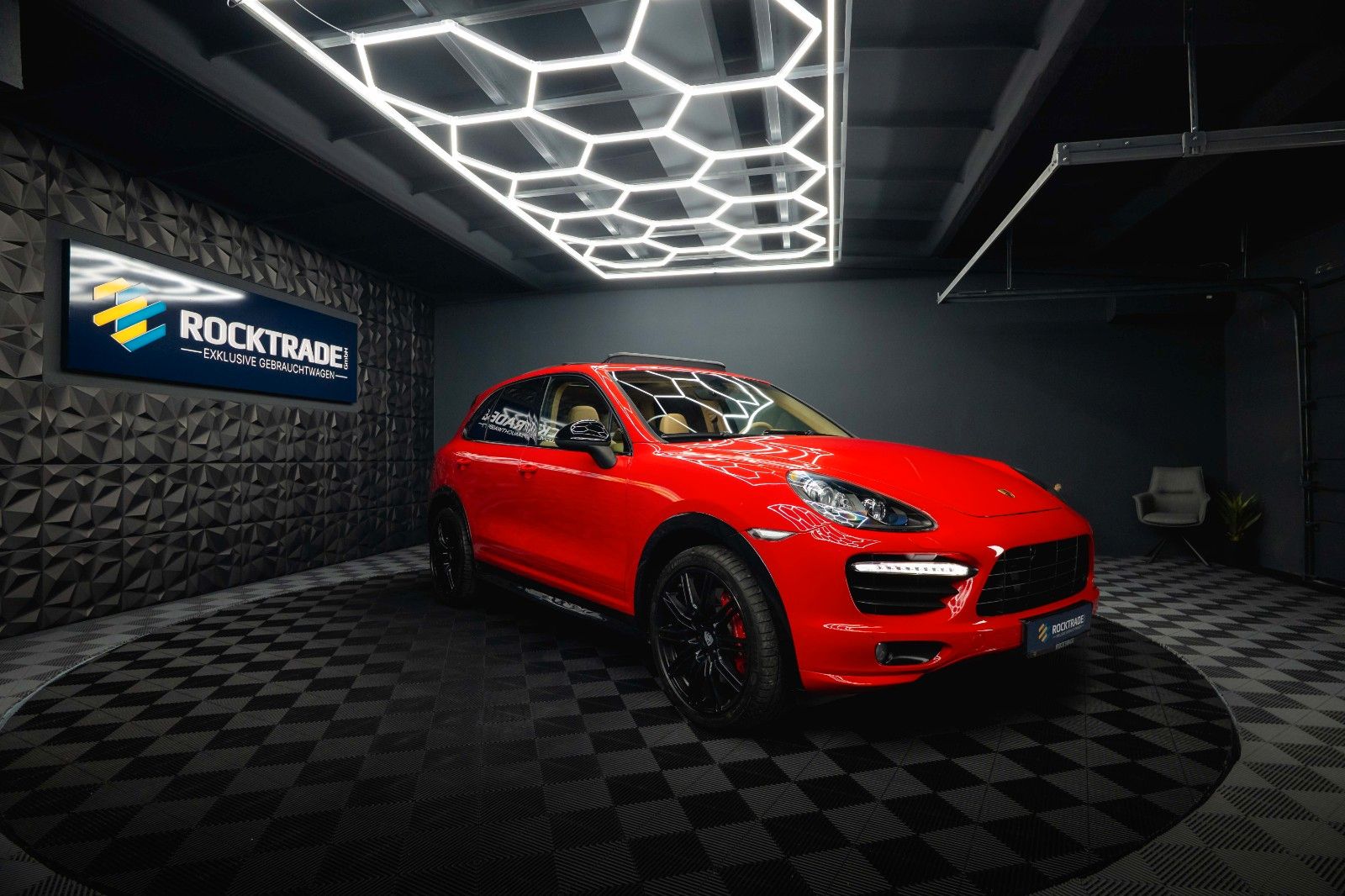 Fahrzeugabbildung Porsche Cayenne Turbo Black Design *Pano*ACC*21 Zoll*