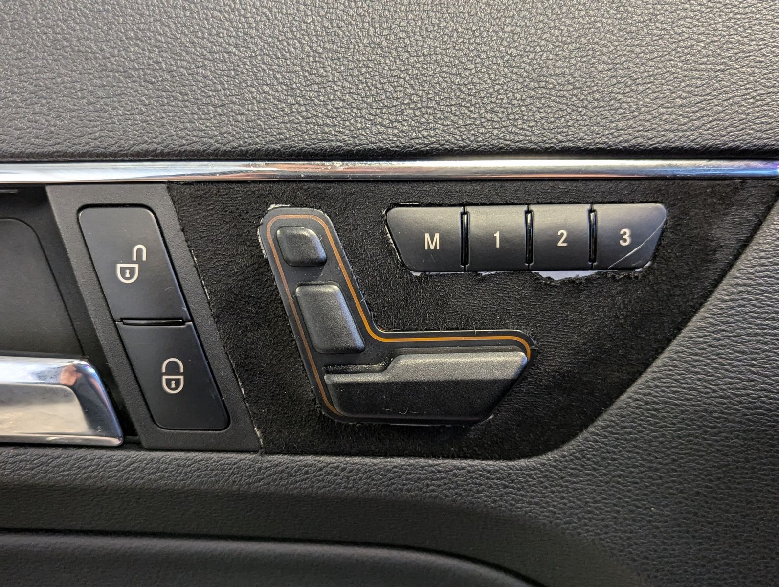 MERCEDES-BENZ E 350 CGI Ava. Memory Leder Navi Pano Sport-Fahr - Image 22
