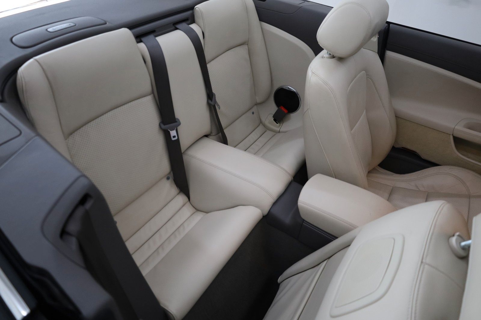 Fahrzeugabbildung Jaguar XKR Cabrio 5.0 V8 R Performance,Navi,SH+Lüftung