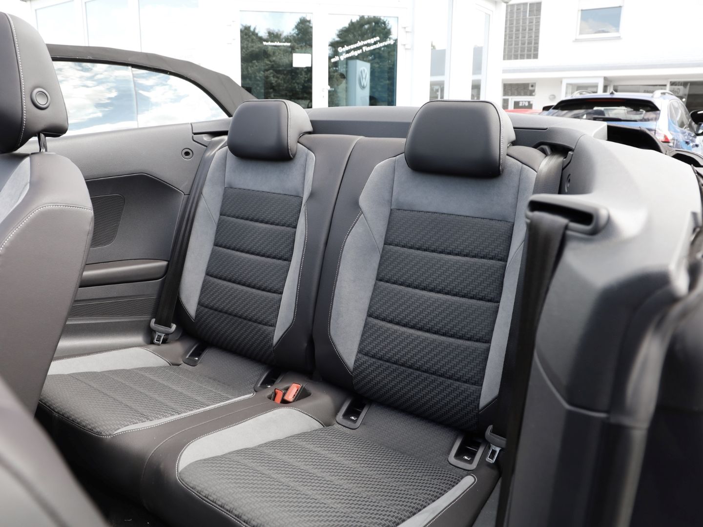 Volkswagen T-Roc Cabriolet R-Line DSG STAND-HZ LED-MATRIX I foto 5