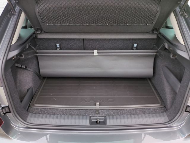 Fahrzeugabbildung SKODA Kamiq 1.0 TSI Tour DSG AHK MATRIX BLACK