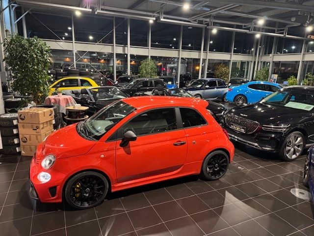 Fahrzeugabbildung Abarth 695 Autom. Beats Navi Carplay PDC