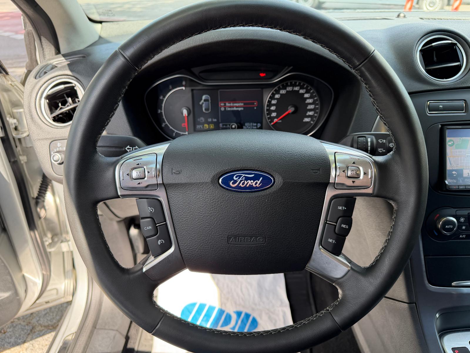 Ford Mondeo 2012 — photo 14