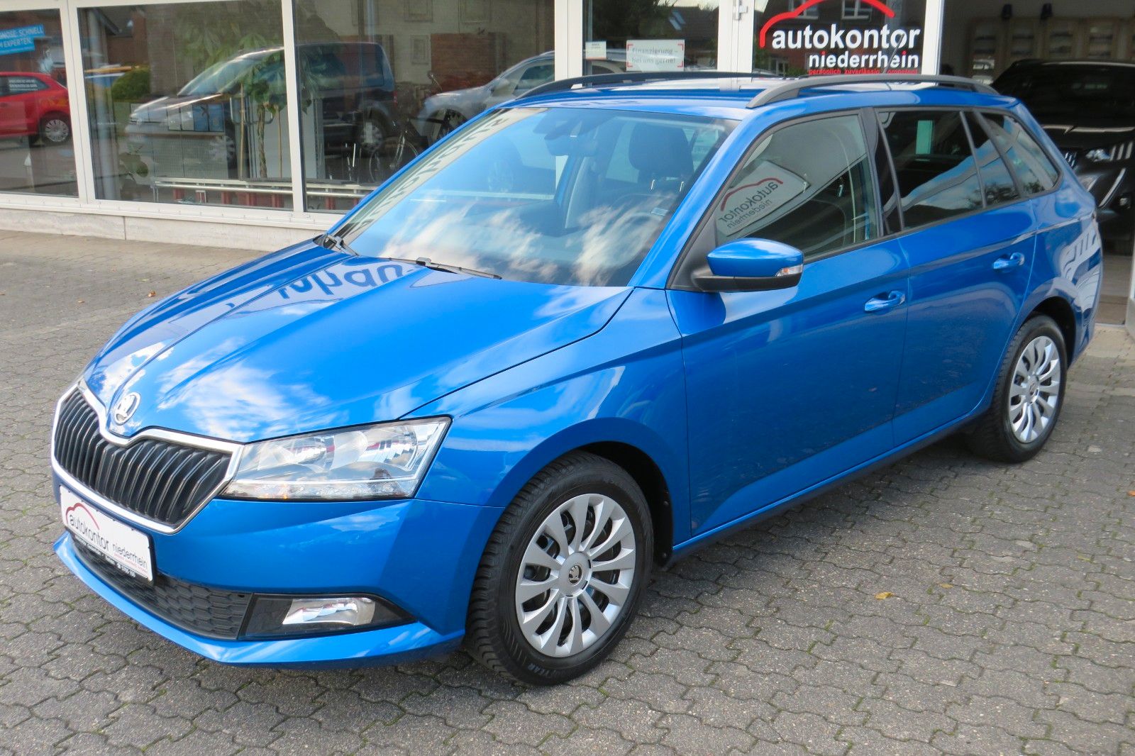 Fahrzeugabbildung SKODA Fabia Combi Ambition SITZH. GRA PDC NAVI APP 1.H