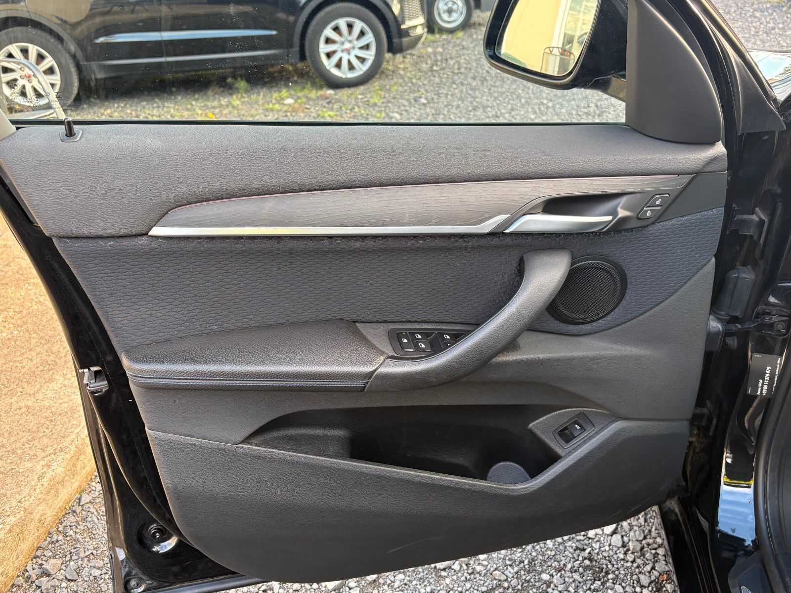 Fahrzeugabbildung BMW X1 sDrive18d Aut. M SPORTPAKET Navi LED Pano HUD