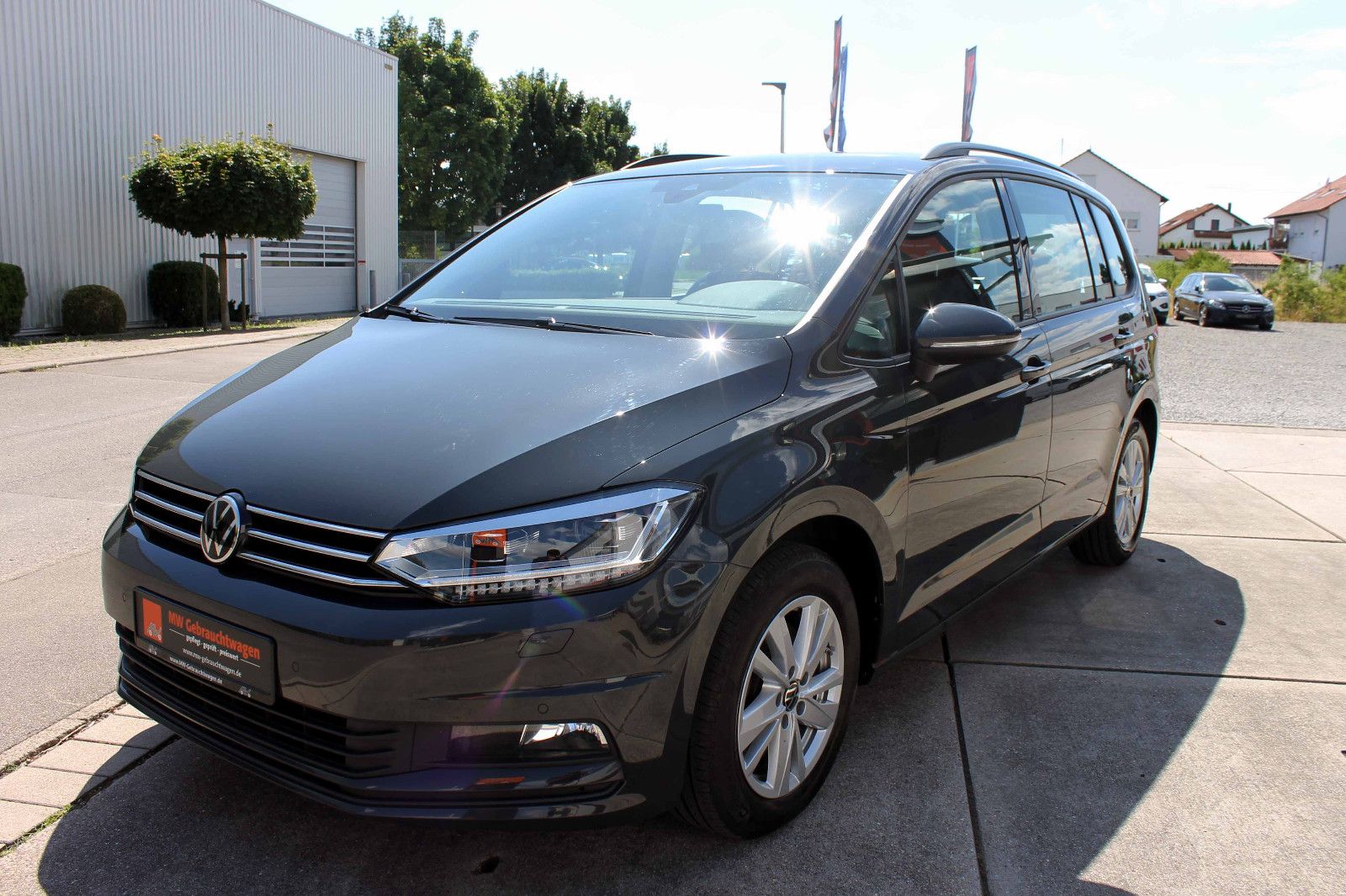 Fahrzeugabbildung Volkswagen Touran Comfortline 2.0 TDI DSG ACC PDC KAM LED