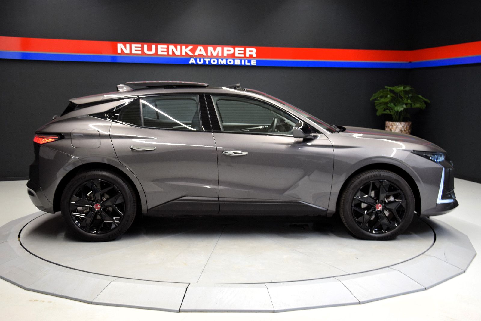 Fahrzeugabbildung DS Automobiles DS4 Performance Line Pano Sitzheizung