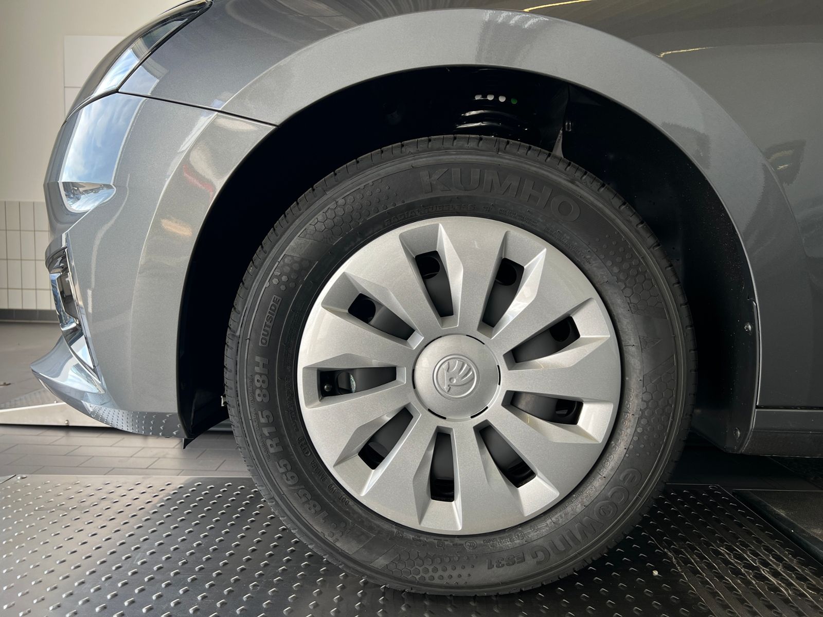 Fahrzeugabbildung SKODA Fabia  Selection 1.0 MPI *Climatronic, LED, Einp