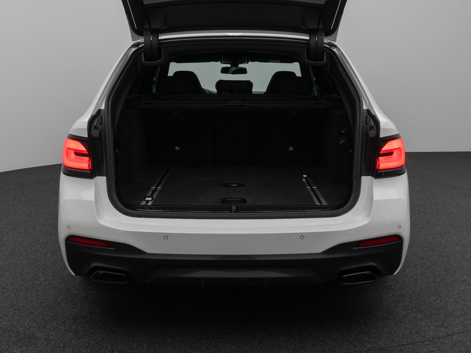 Fahrzeugabbildung BMW 540d xD M Sport Kamera DAB H/K AHK Alarm 20Zoll