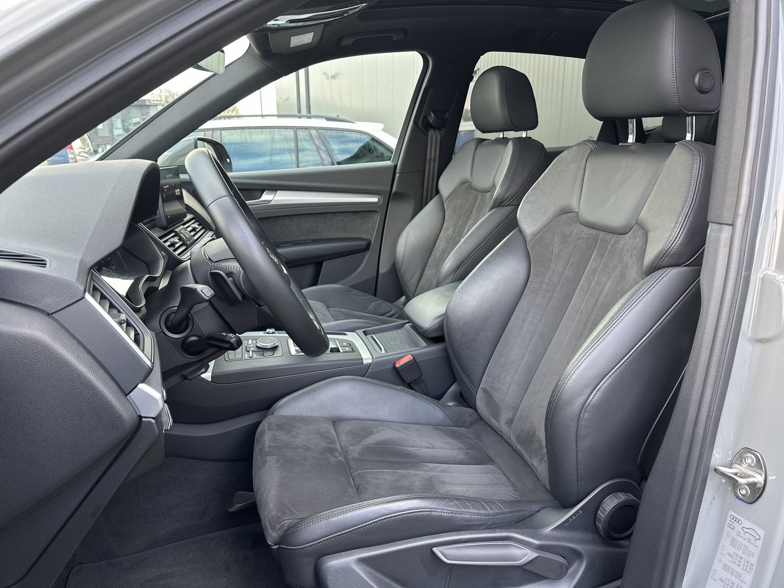 Fahrzeugabbildung Audi Q5 50 TFSIe Qu S-Line NAV+XEN+PANO+KAM+20ZO+DAB
