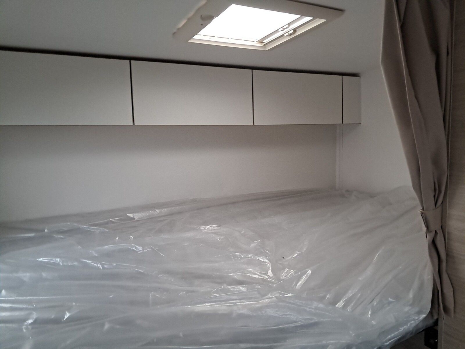 Fahrzeugabbildung Chausson Alkoven C514 First Line  Markise,Solar,RK,Navi