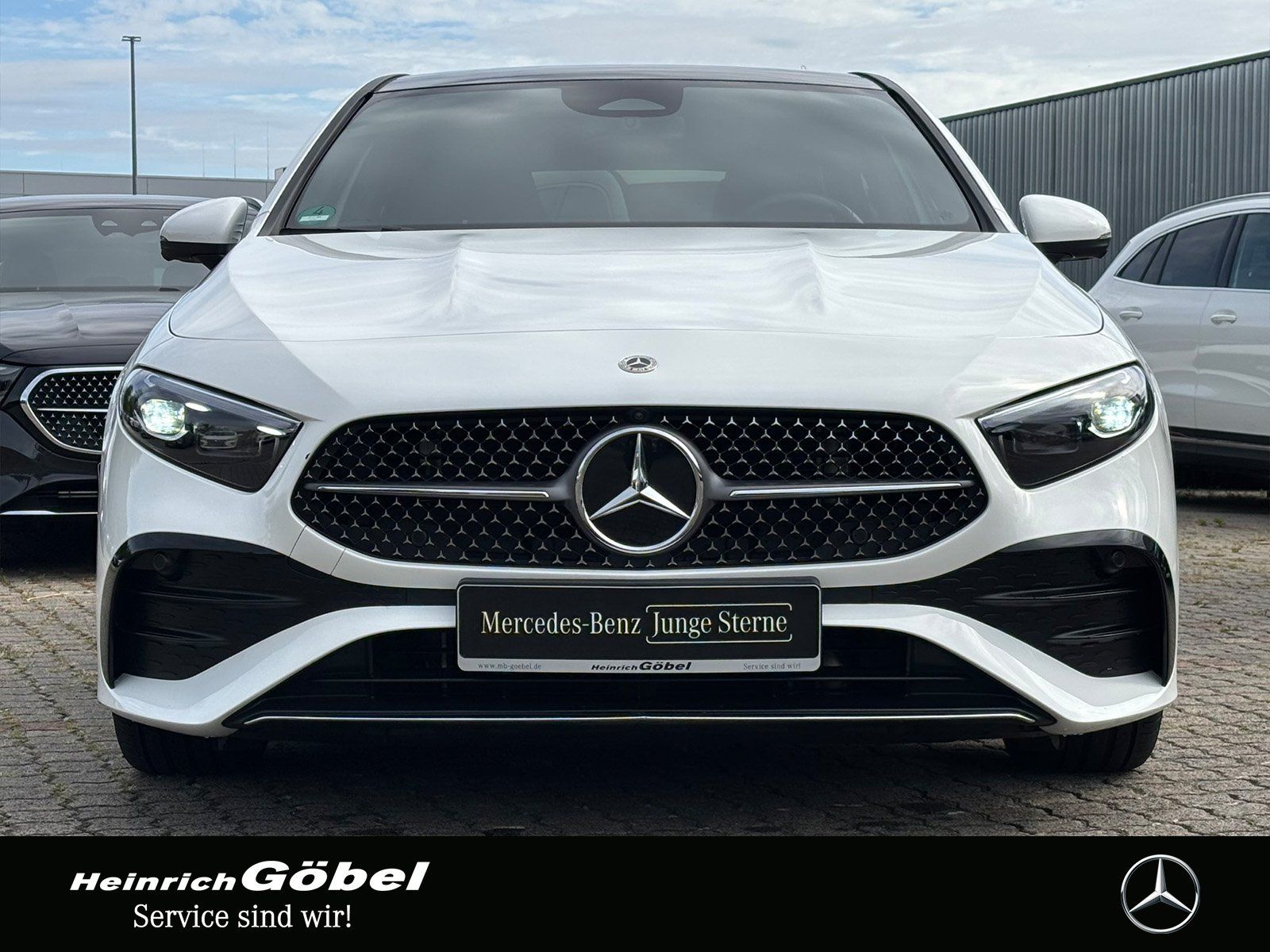 Fahrzeugabbildung Mercedes-Benz A 200 AMG*PANO*MEMORY*360°*MULTIBEAM*KEYLESS*