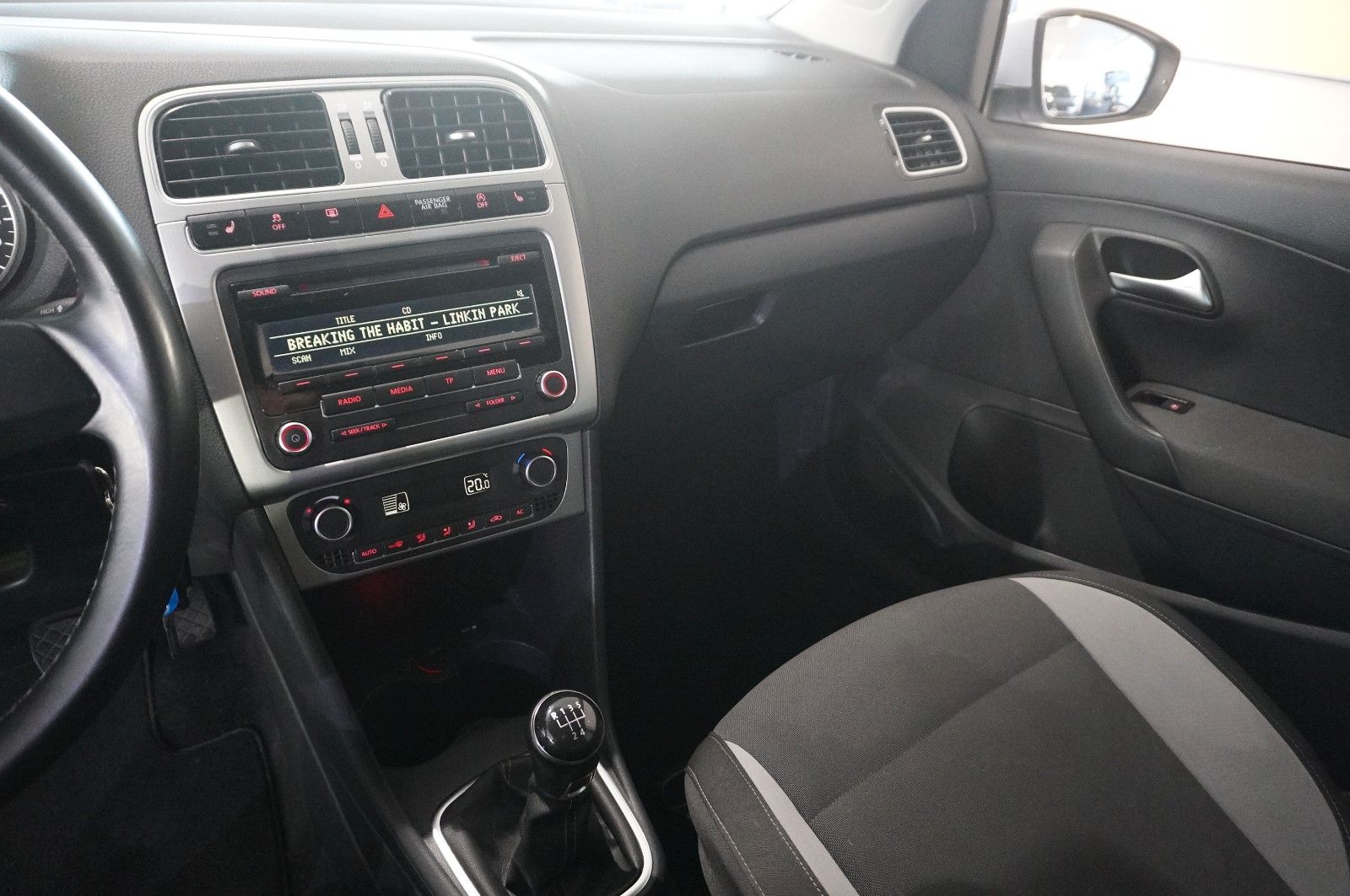 Fahrzeugabbildung Volkswagen Polo V 1.2 LIFE 5-TÜR KLIMA/SHZ/ALU/TEMP./SPORT