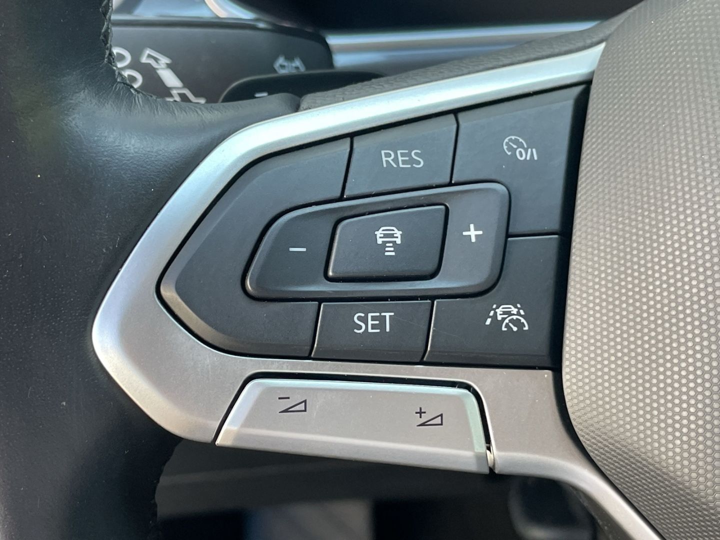 T-Roc 1.5 TSI DSG Style AHK/ACC/App-Con/LED Plus
