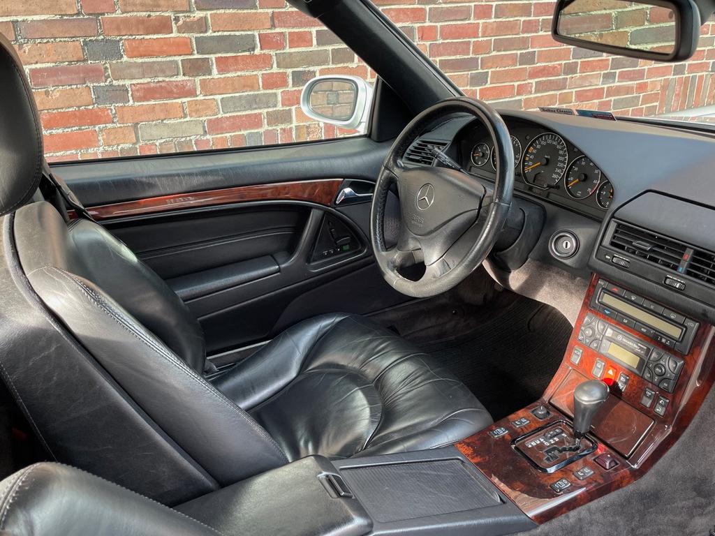 Mercedes-Benz SL 320