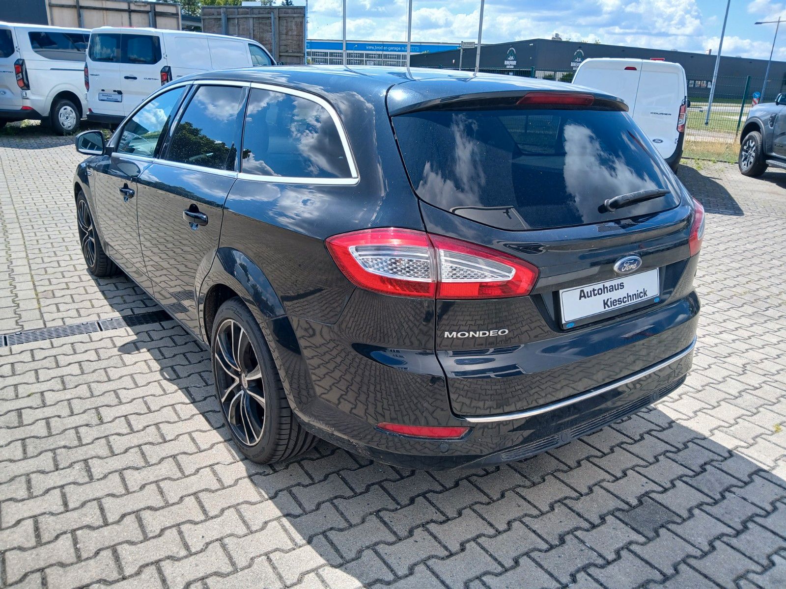Fahrzeugabbildung Ford Mondeo Turnier Titanium