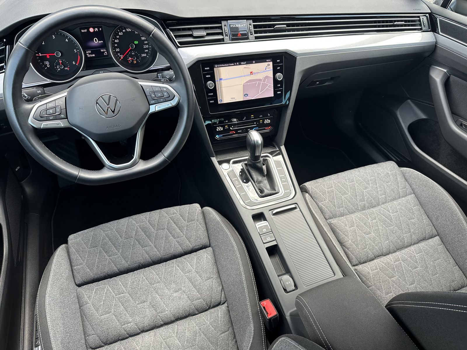 Fahrzeugabbildung Volkswagen Passat Variant 2.0 TDI DSG Business NAV+LED+ACC